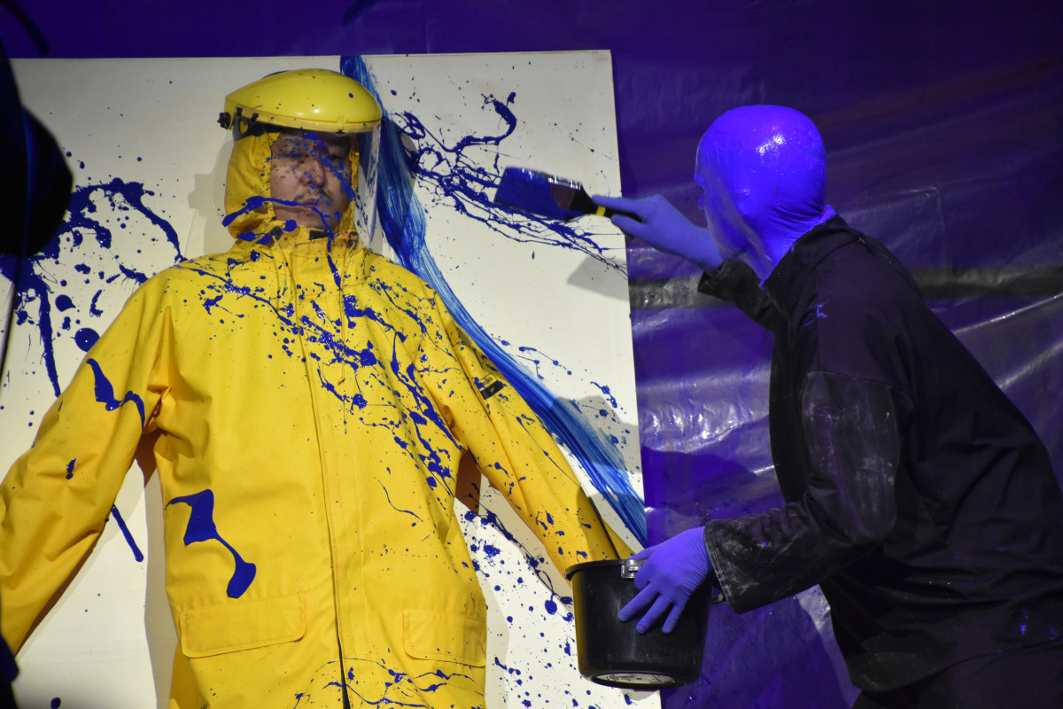 鈴木愛理「まさか自分が歌う日が来るとは」　歴史ある『BLUE MAN GROUP』楽曲「I FEEL LOVE」を熱唱