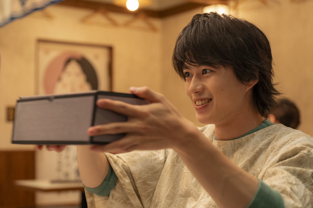『君は夏のなか』第9話　“渉”奥智哉、“千晴”杢代和人の部屋であるものを目にする