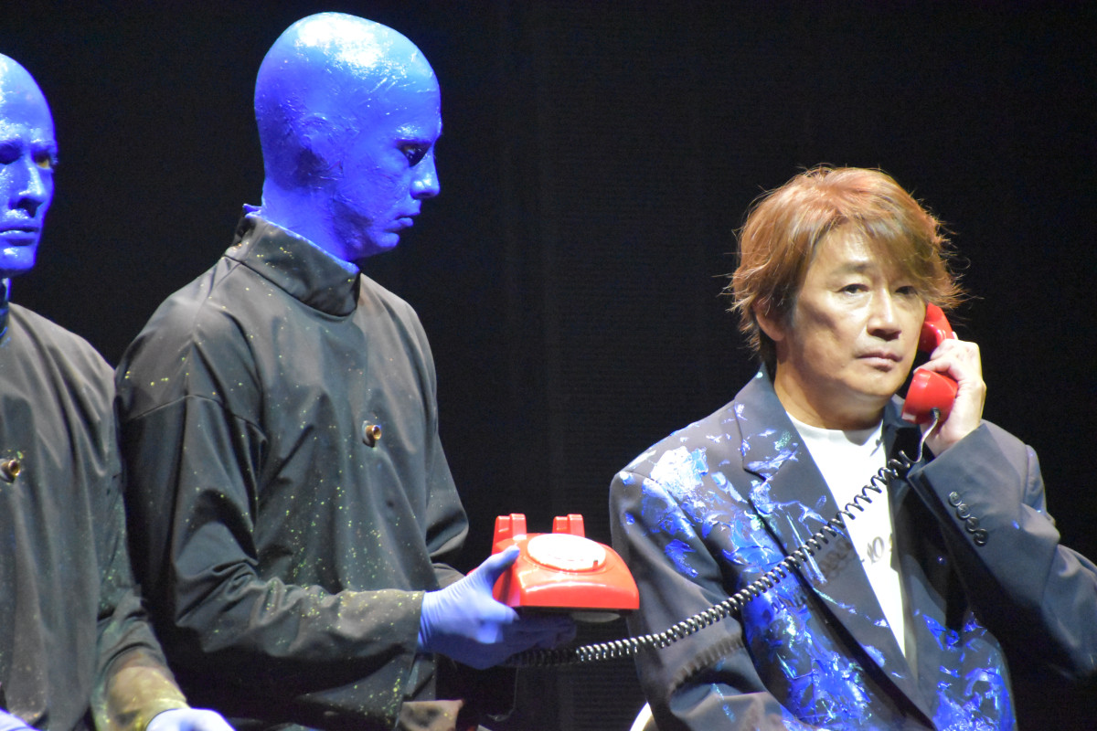 鈴木愛理「まさか自分が歌う日が来るとは」　歴史ある『BLUE MAN GROUP』楽曲「I FEEL LOVE」を熱唱
