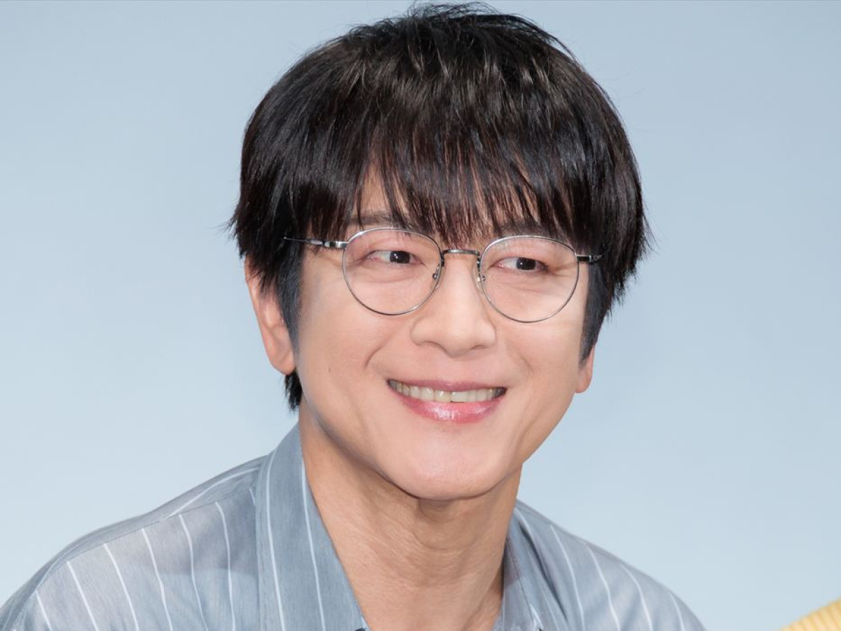 結婚と妻の妊娠を発表した及川光博
