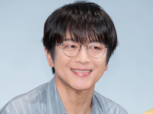 結婚と妻の妊娠を発表した及川光博