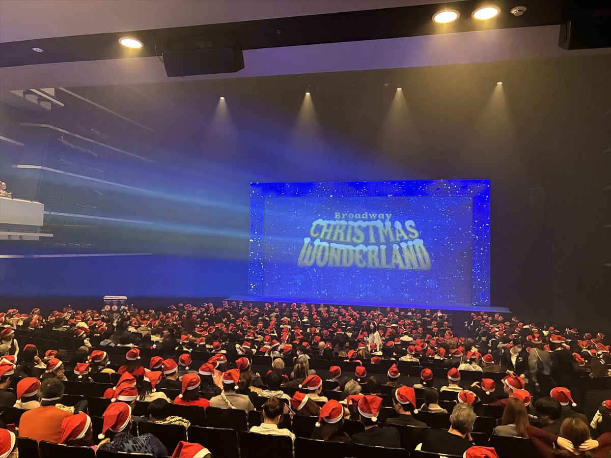 歌とダンスとスケートが彩る『ブロードウェイ クリスマス・ワンダーランド』今年も開催決定！