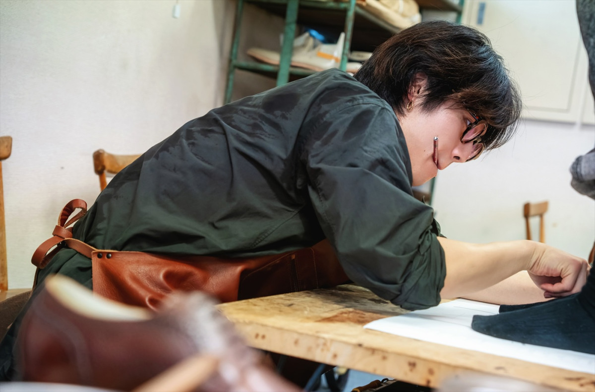 トラジャ・松田元太が世界一の靴職人に弟子入り！　江國香織原作ドラマ『はだかんぼうたち』で靴作りを猛特訓