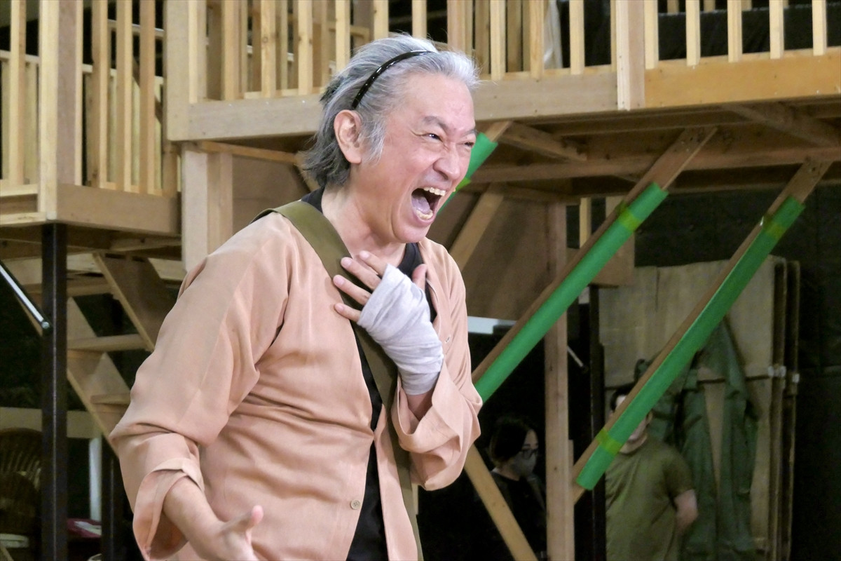 「昔からいるみたいに違和感がない」「面白すぎ」稽古場の桐山照史を駒田一＆東山義久が絶賛！／『ミス・サイゴン』稽古場レポート