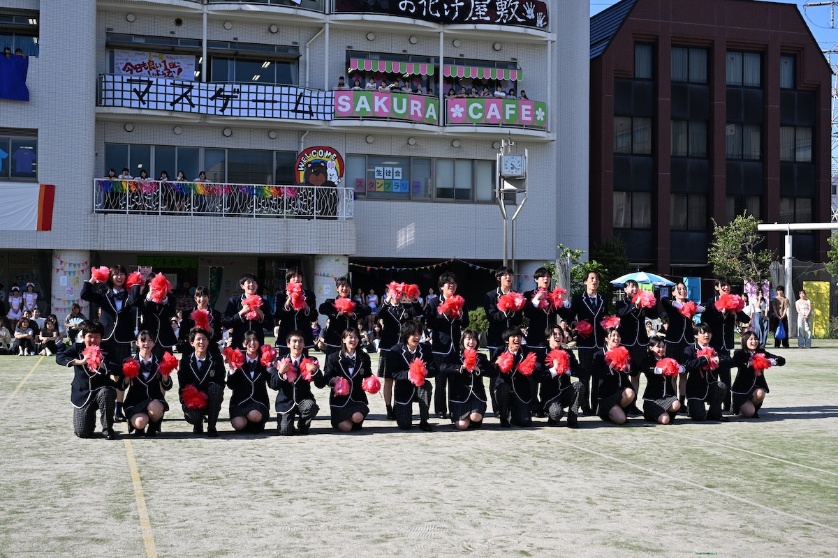 反町隆史『GTO』クランクアップ！　生徒28名のサプライズ集結に笑顔「本当にありがとう」