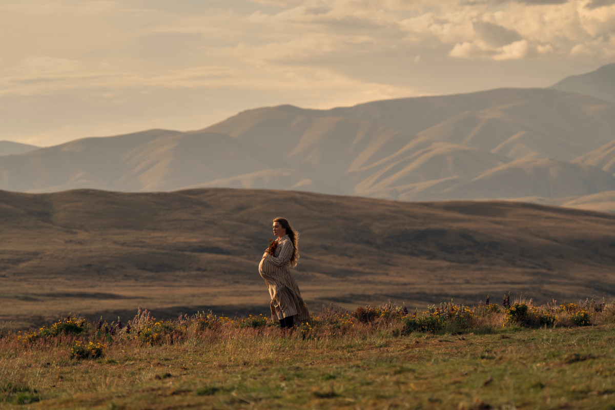 フローレンス・ピューが“最恐の悪女”を熱演　Netflixシリーズ『エデンの東』本予告＆新場面写真解禁