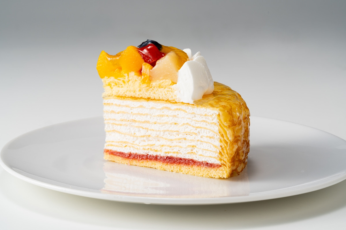 20260929 BISTROJ_Oクリスマス限定果実のミルクレープケーキ