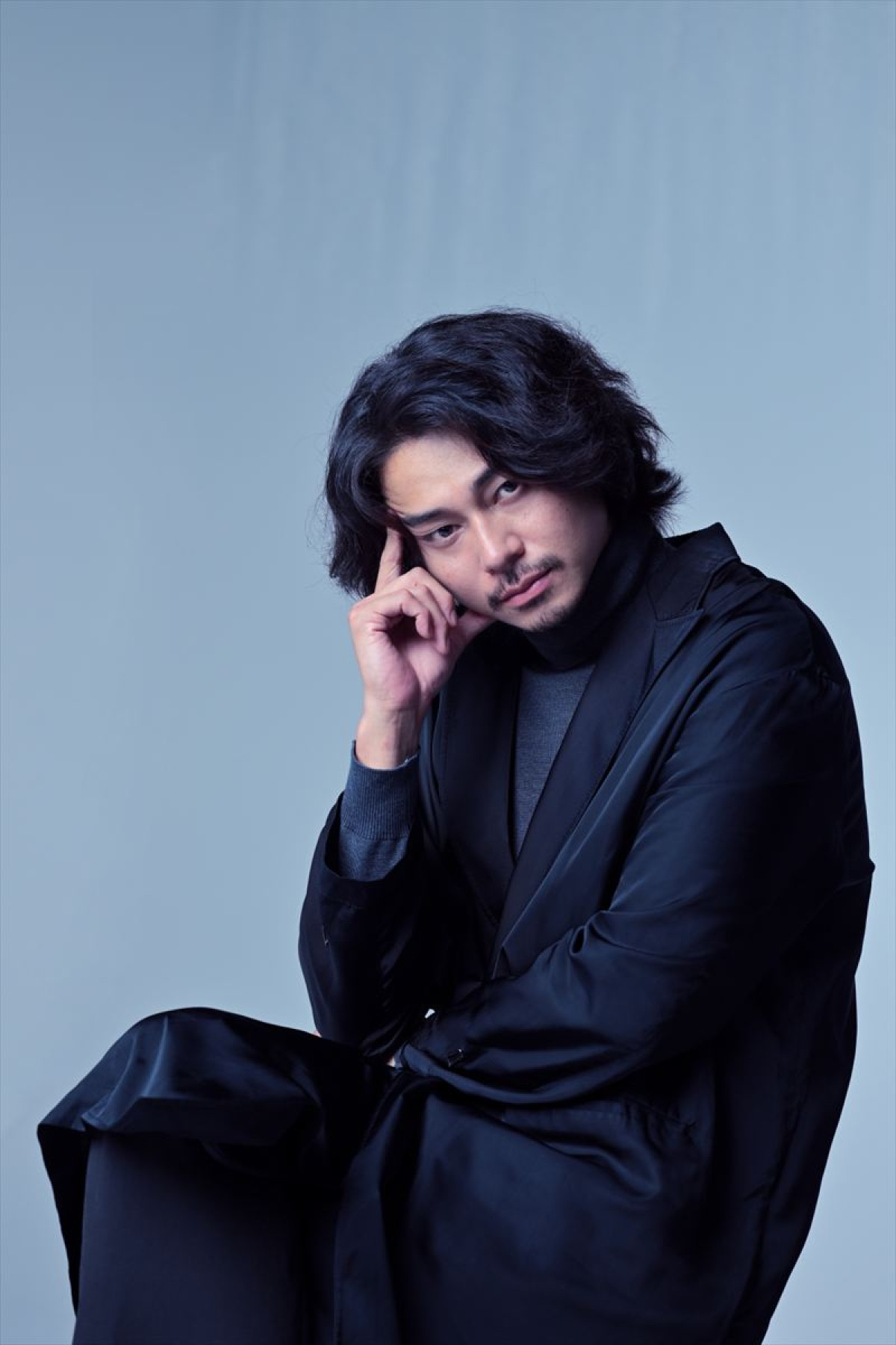 東出昌大、自身が演じるハムレットに「非常に高い親和性を感じます」　栗原英雄と起こす“化学反応”とは