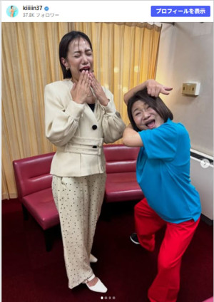 MEGUMIに扮する金原早苗と永野に扮する島田珠世　※「金原早苗」Instagram