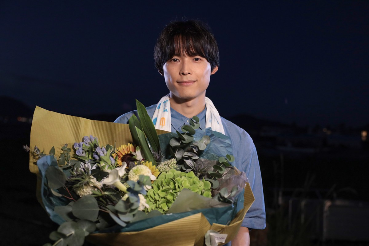 松村北斗＆岡崎紗絵、『告白』クランクアップで2ショット「周りからいただく評判がすごく良くて」「野瀬麻里子に出会えて幸せでした」