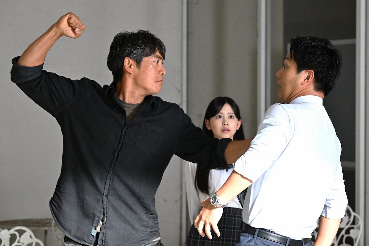 『GTO』第10話 “鬼塚”反町隆史、年の離れた教え子二人の恋に苦悩　職員室が修羅場に！