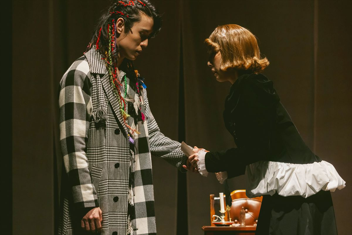 貴城けい×田野聖子『マリア・シュトゥアルト』開幕！　目を離せない90分――舞台写真到着