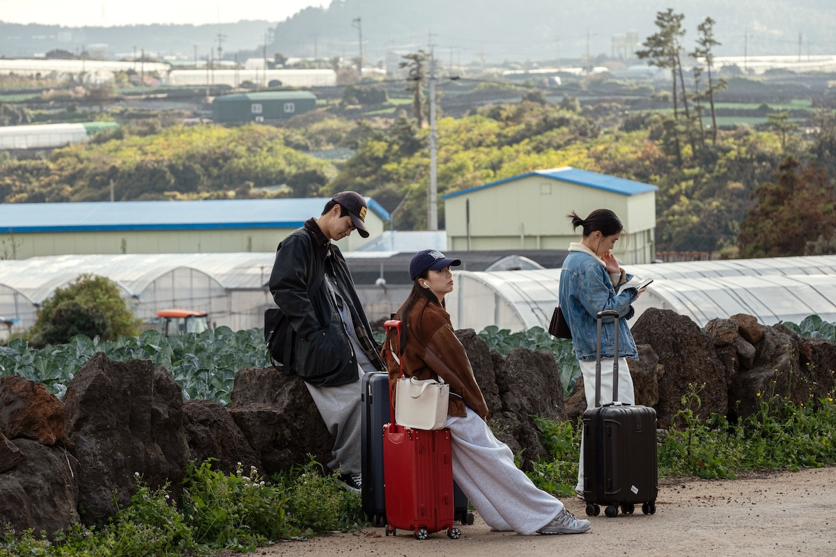 夢破れた元K‐POPアイドル3人の遅すぎた卒業旅行　『＃つよくなるとき』青春の痛み映す本編映像