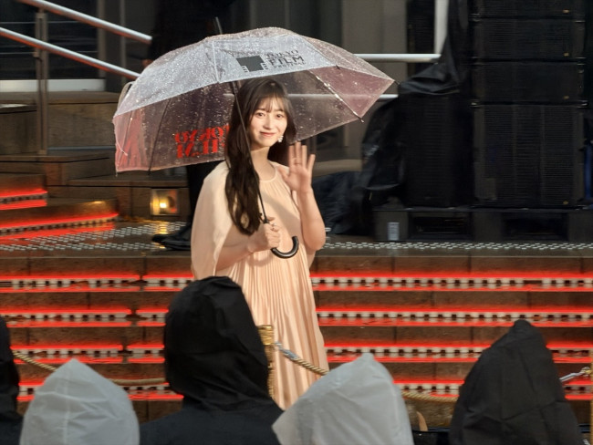 「第39回東京国際映画祭」オープニングレッドカーペットに登場した井上和