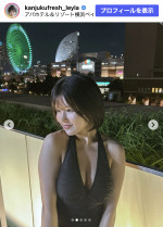 池田レイラ、ナイトプールを満喫　※「完熟フレッシュ 池田レイラ」Instagram