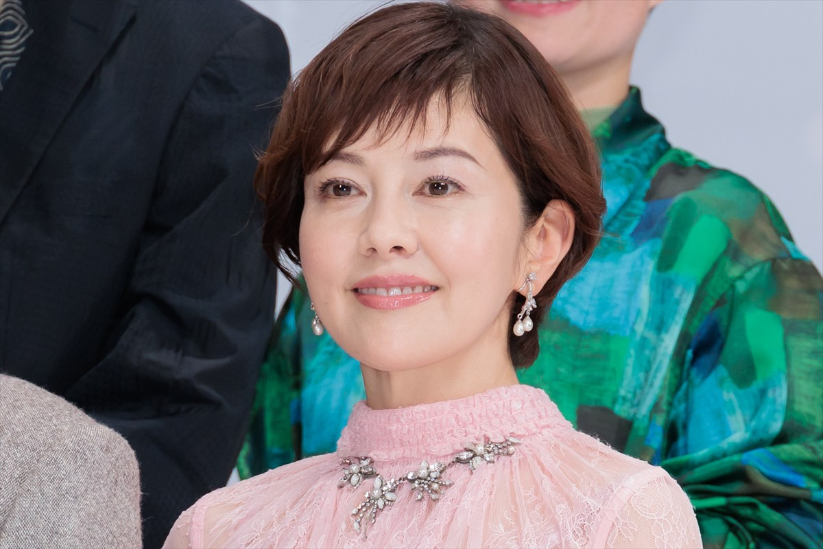 なにわ男子・長尾謙杜、母親を演じた沢口靖子をエスコート！　沢口「ほっぺが白くてプクプクッとしたところが似てる」