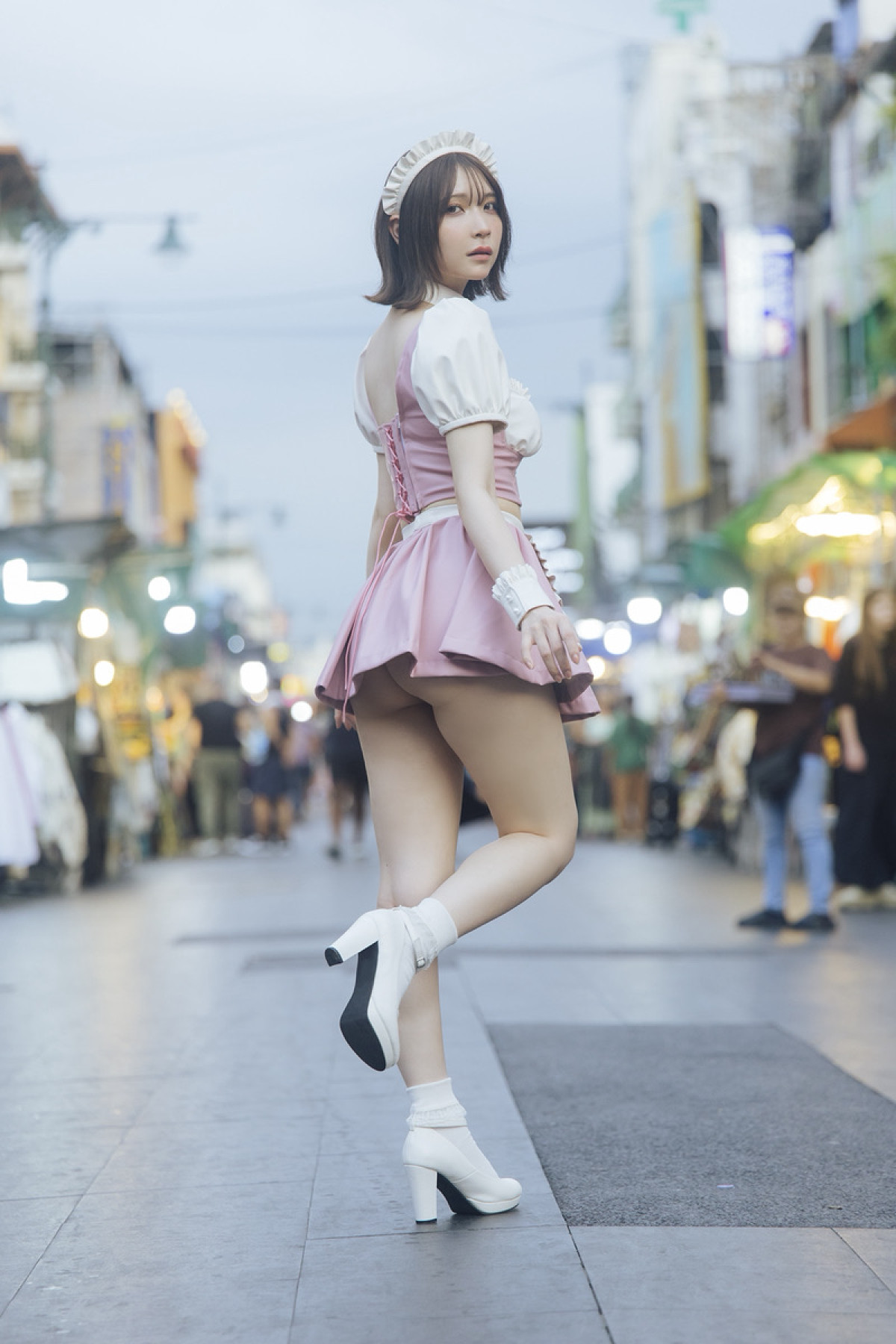 人気レイヤーが史上最大露出！　大胆すぎる5th写真集発売へ