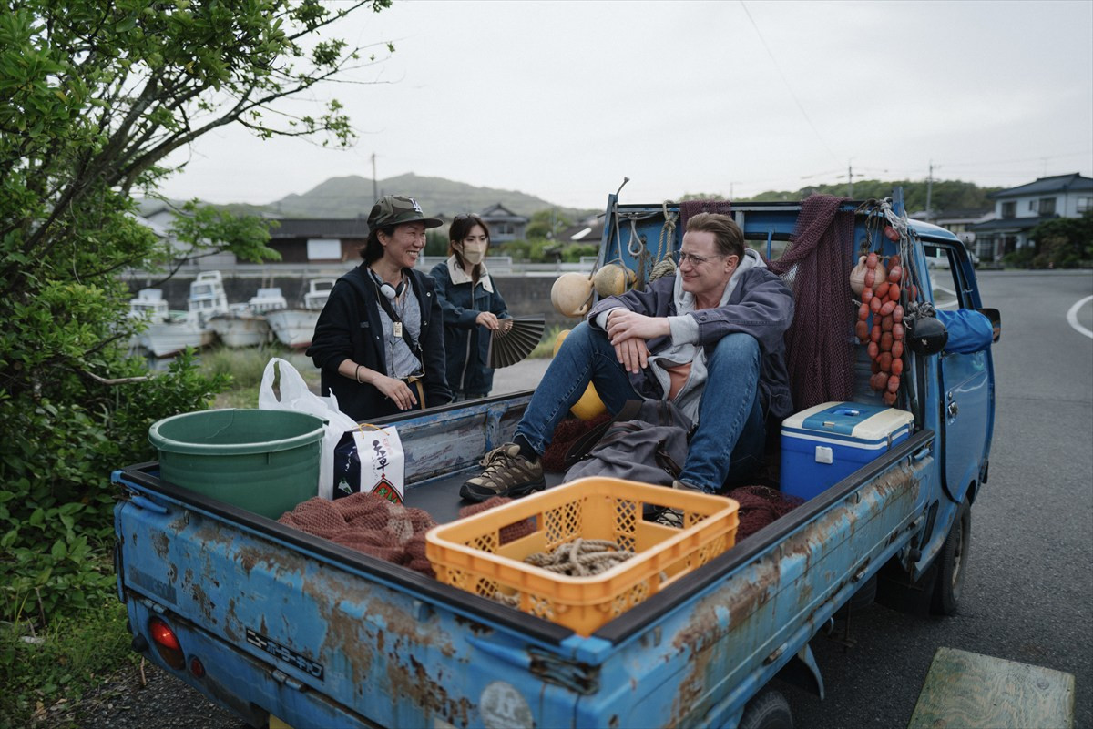 ブレンダン・フレイザー×柄本明らの撮影風景を収めた映画『レンタル・ファミリー』メイキングカット公開