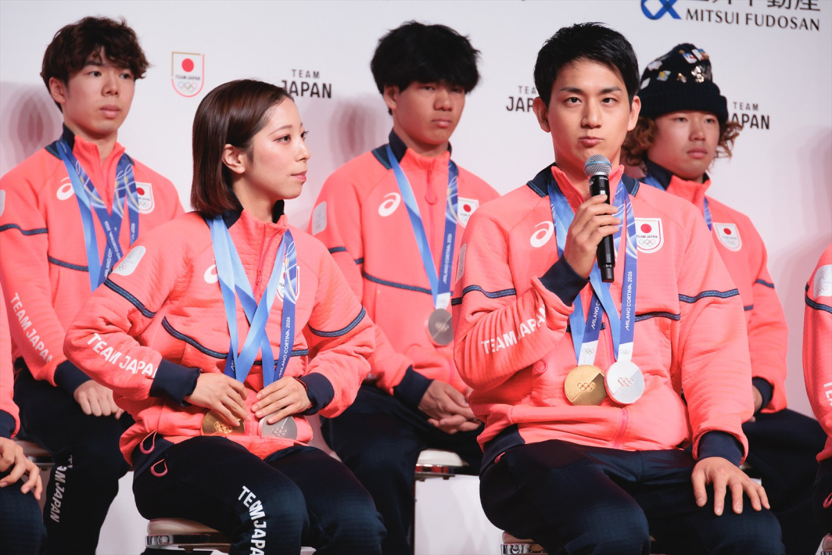 “りくりゅう”三浦璃来＆木原龍一「しばらくは好きなものを食べたい」　激闘終えメダリストたちが帰国