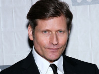 クリスピン・グローヴァー、女性から暴行などで告発される　本人は否定