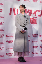 「バレンタインジャンボ宝くじ」「バレンタインジャンボミニ」発売記念イベントに登場した吉岡里帆