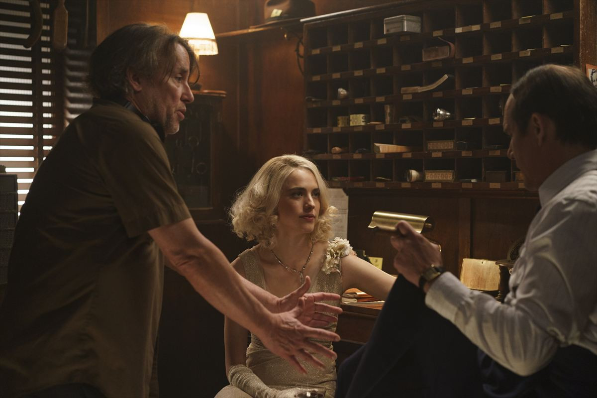 アカデミー賞ノミネート『ブルームーン』イーサン・ホークの華麗な演技切り取る場面写真解禁