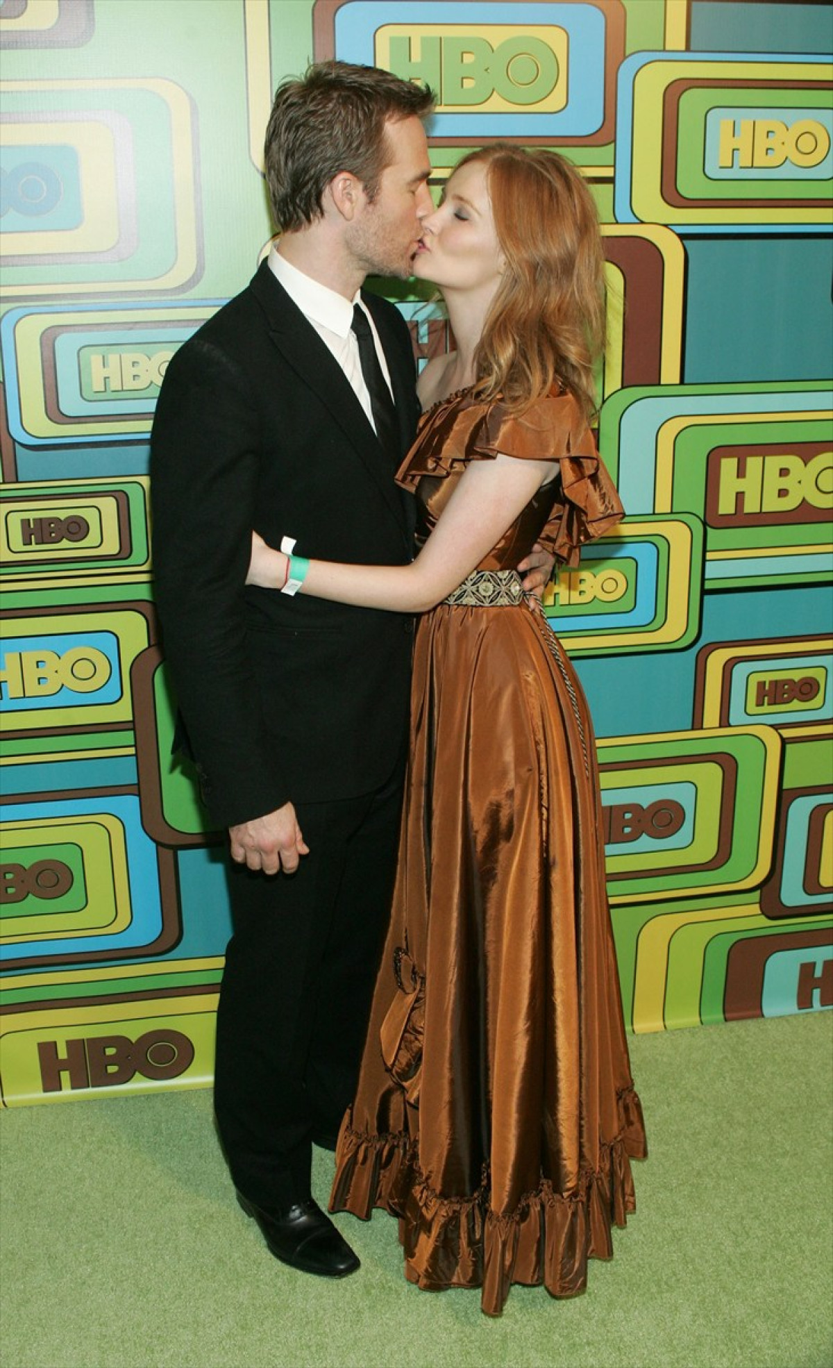 6人の子どもを残し亡くなったジェームズ・ヴァン・ダー・ビークさん、スピルバーグ監督らセレブから続々寄付