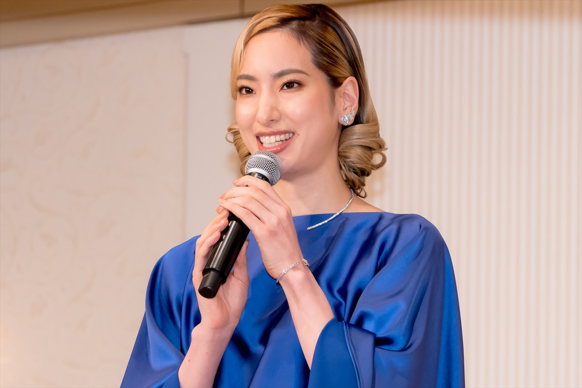 市川染五郎、當真あみと初対面で驚き「後ろが見えるくらいの透明感」