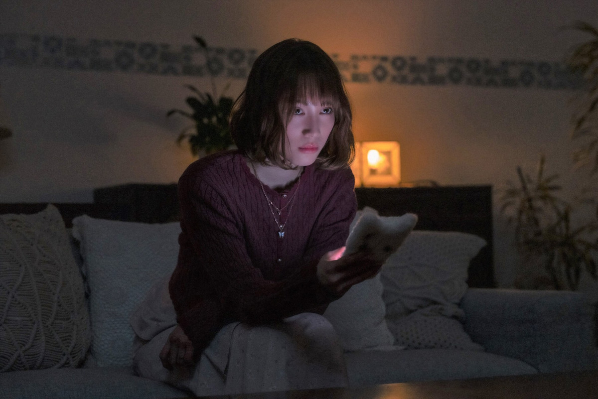 『略奪奪婚』第7話 “千春”内田理央、“えみる”中村ゆりかへの疑惑が確信へと変わる