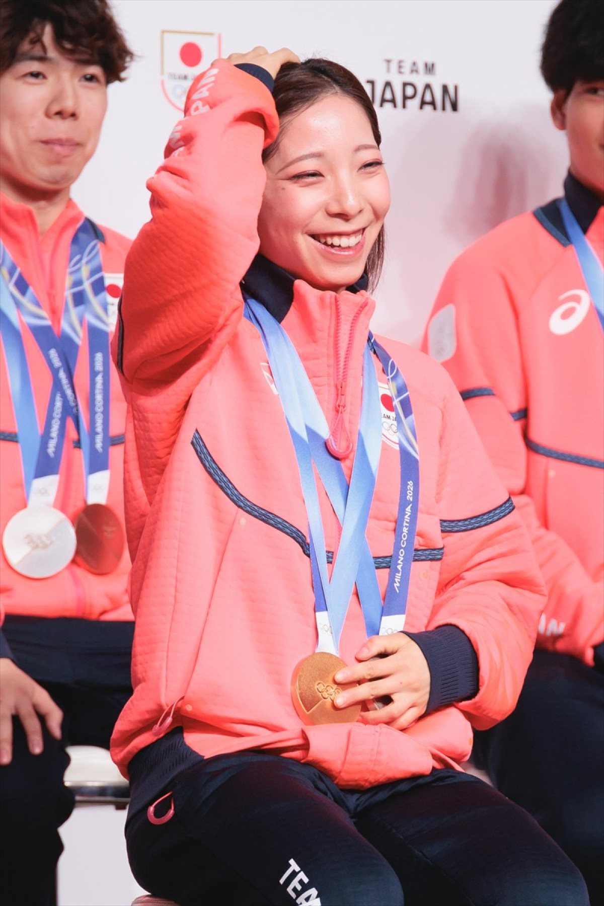 “りくりゅう”三浦璃来＆木原龍一「しばらくは好きなものを食べたい」　激闘終えメダリストたちが帰国