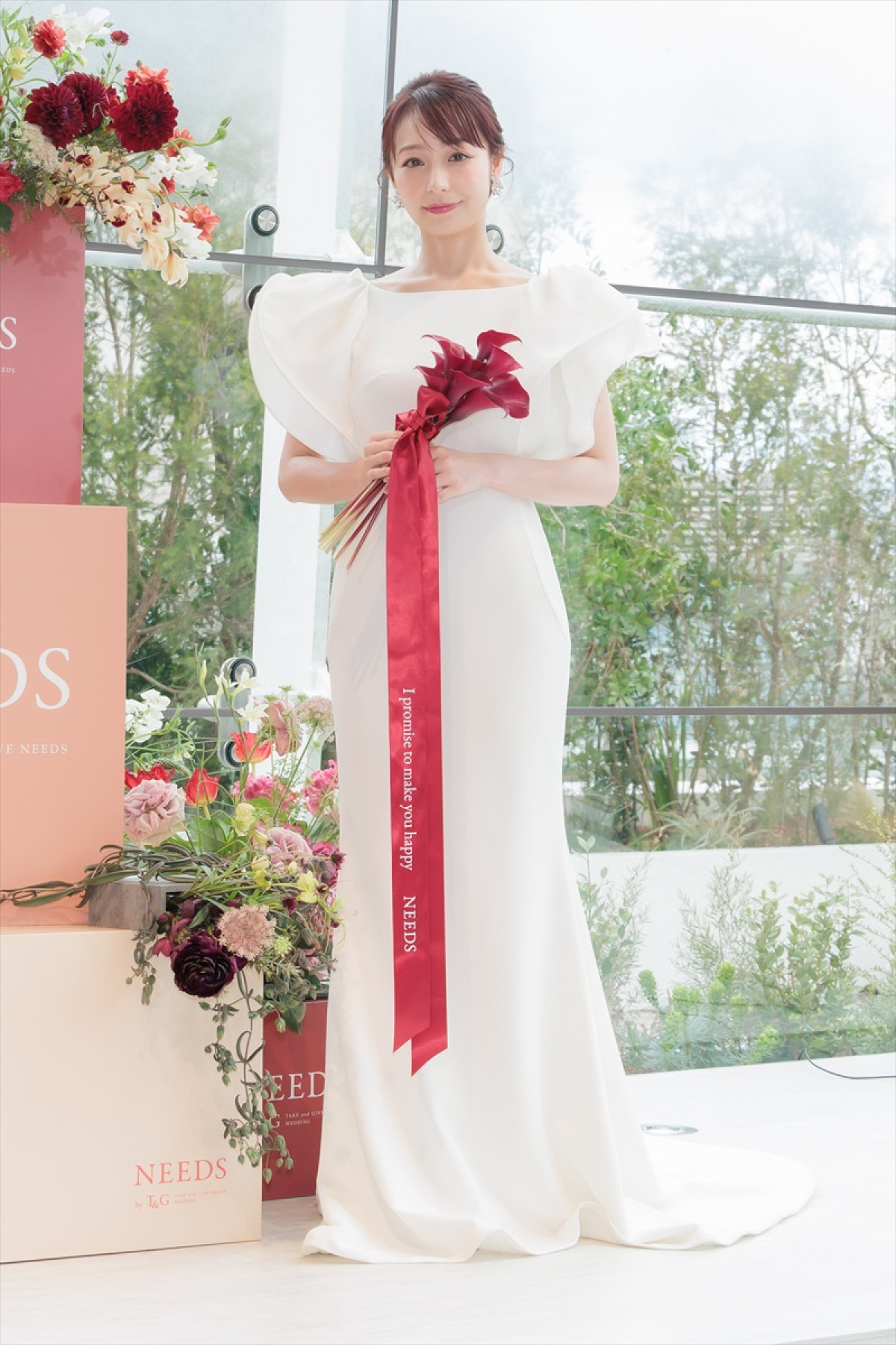 宇垣美里、純白のウェディングドレス姿を披露　理想のパートナーは「見守ってくれる人」