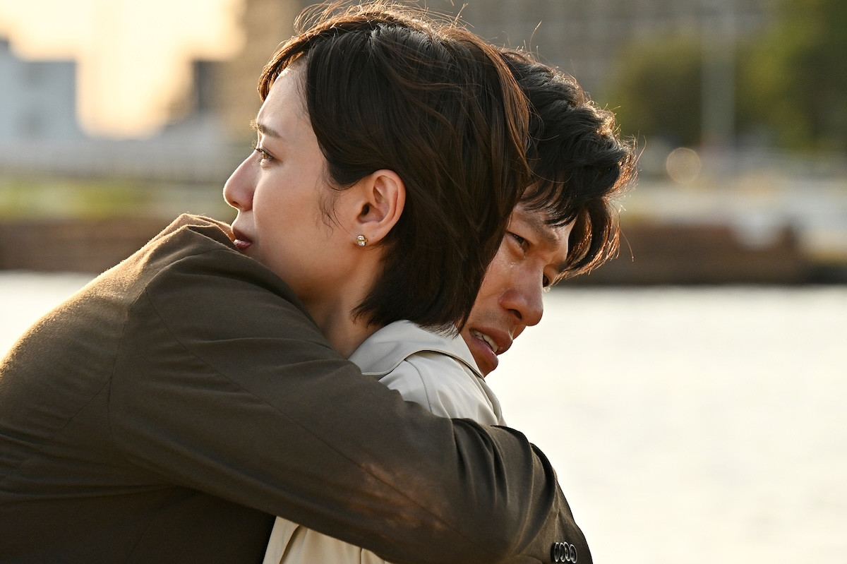 『リブート』“早瀬”鈴木亮平＆“夏海”戸田恵梨香、涙の“再会”シーンにネット感動「冒頭から号泣」「2度目の結婚式」