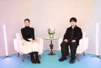 映画『人はなぜラブレターを書くのか』より（左から）主演・綾瀬はるか、主題歌を担当したOfficial髭男dism藤原聡