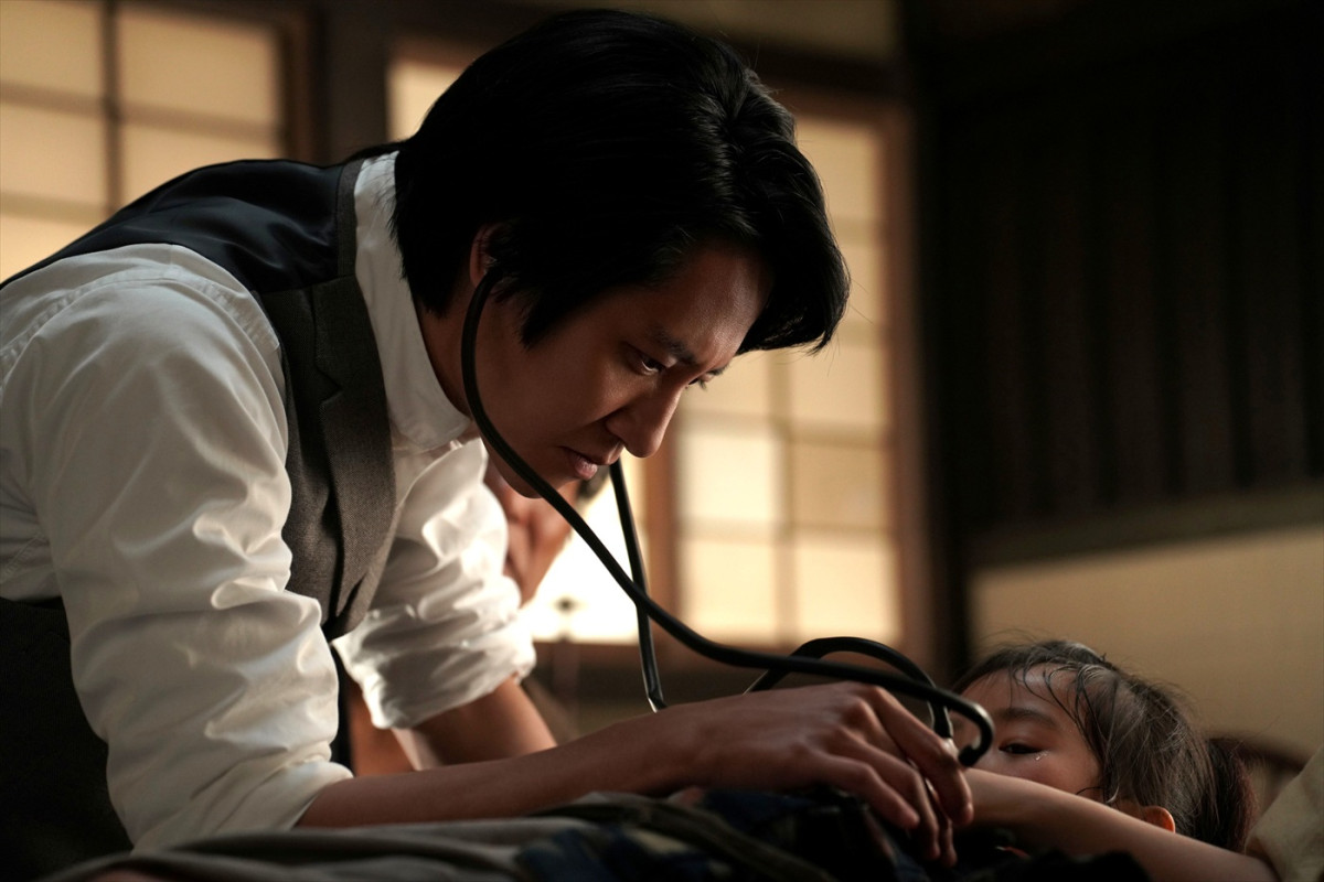 幕末に奮闘する医者を佐々木蔵之介が熱演！　『幕末ヒポクラテスたち』予告編＆新場面写真12点解禁