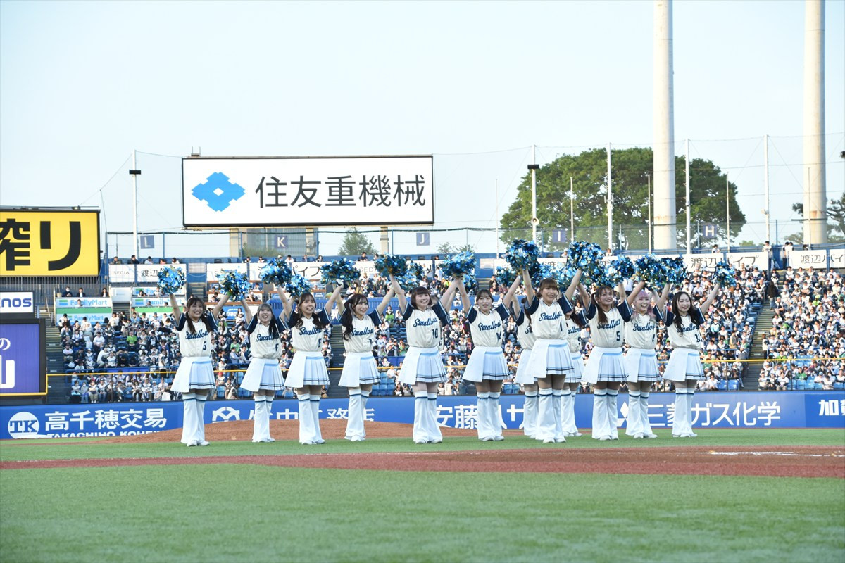 宮野真守、始球式で見事ノーバン　自己採点は「97点」！　マリオポーズで喜び