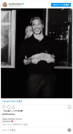 昨年11月、催眠術師の恋人ジム・カーティスとの関係を公表　※「ジェニファー・アニストン」インスタグラム