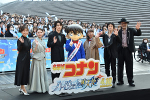 『名探偵コナン ハイウェイの堕天使』SPファンミーティングに登壇した（左から）日高のり子、畑芽育、横浜流星、高山みなみ、小山力也、大塚明夫