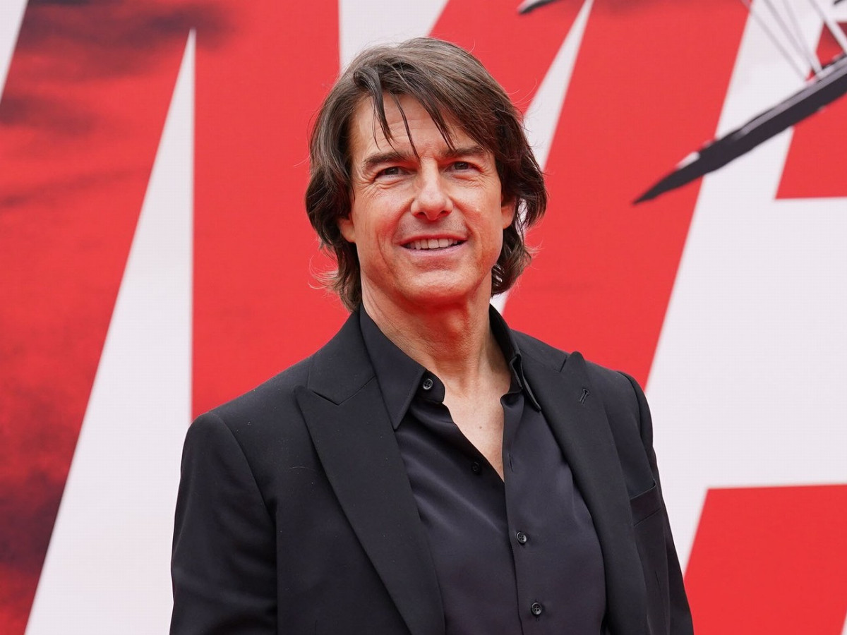 トム・クルーズ、新作での姿が色々すごい　バーコードハゲのビール腹、“猫好き”の狂気じみた億万長者に