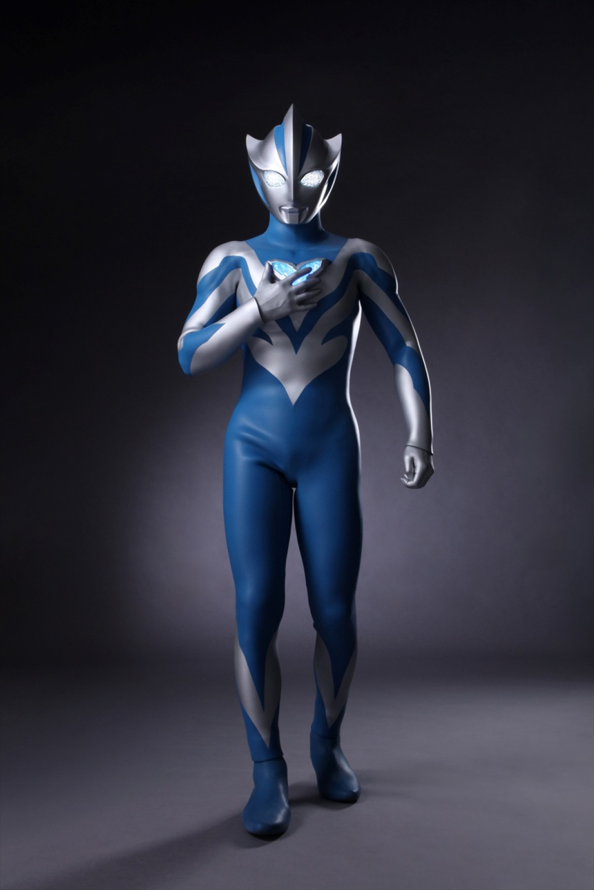シリーズ60周年記念作となる新作『ウルトラマンテオ』7.4スタート＆特報解禁　主演は岩崎碧