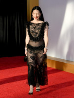 ルーシー・リュー57歳、大胆なネイキッドドレス姿　『プラダを着た悪魔２』プレミアに登場