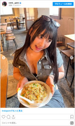 椚マイカ、パッツパツのデニムコーデ　※「椚マイカ」Instagram