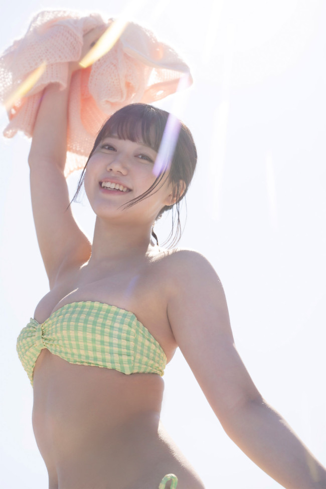 『SPA!デジタル写真集　和泉芳怜「愛くるしいボディ」』より