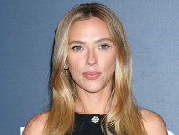 カンヌでスタオベ中の監督がその場でスカーレット・ヨハンソンに電話→『エクソシスト』撮影中で出れず
