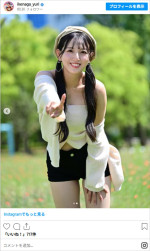 池永百合、へそ出しチューブトップにミニ丈の夏先取りコーデがかわいい　※「池永百合」Instagram