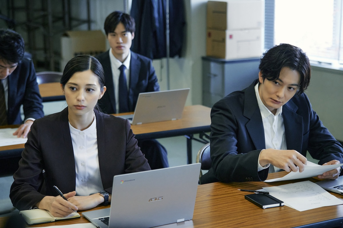 『田鎖ブラザーズ』第6話 “真”岡田将生＆“稔”染谷将太、重要人物による“取材ノート”の存在を知る