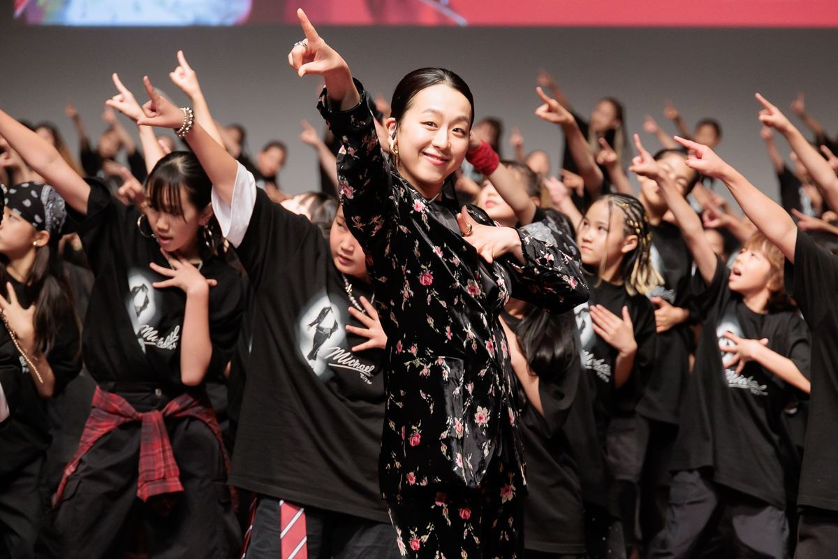 浅田真央、マイケル・ジャクソンの代表曲でダンス披露「これだけたくさんの方と陸で踊ることは今までなかった」