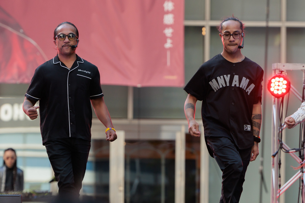 Travis Japan・宮近海斗、歌舞伎町を沸かせる「見てしまったら練習せざるを得ない技」ムーンウォークを披露