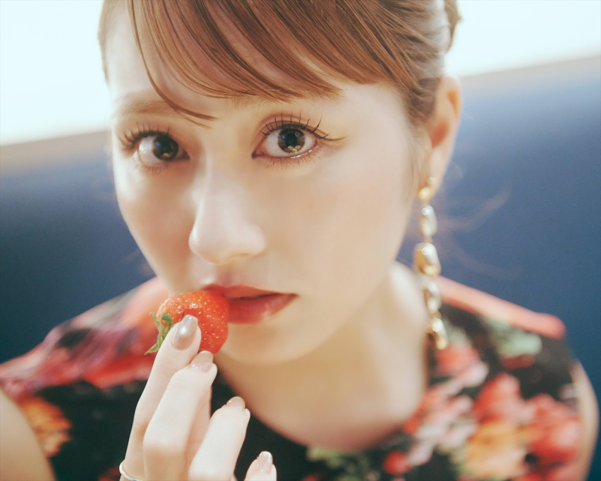 ももクロZ佐々木彩夏初の写真集10.8発売　「一緒にごはんを食べたり旅行をしているような気分になれる」一冊