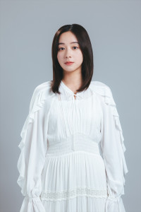 ドラマ『一次元の挿し木』に出演する堀田真由