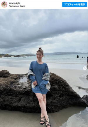 浦野芽良アナ、透き通るような美脚　※「浦野芽良（TBS）」Instagram